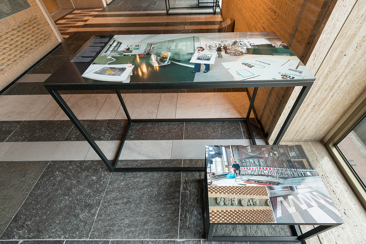 panelen tafels tentoonstelling in provinciehuis